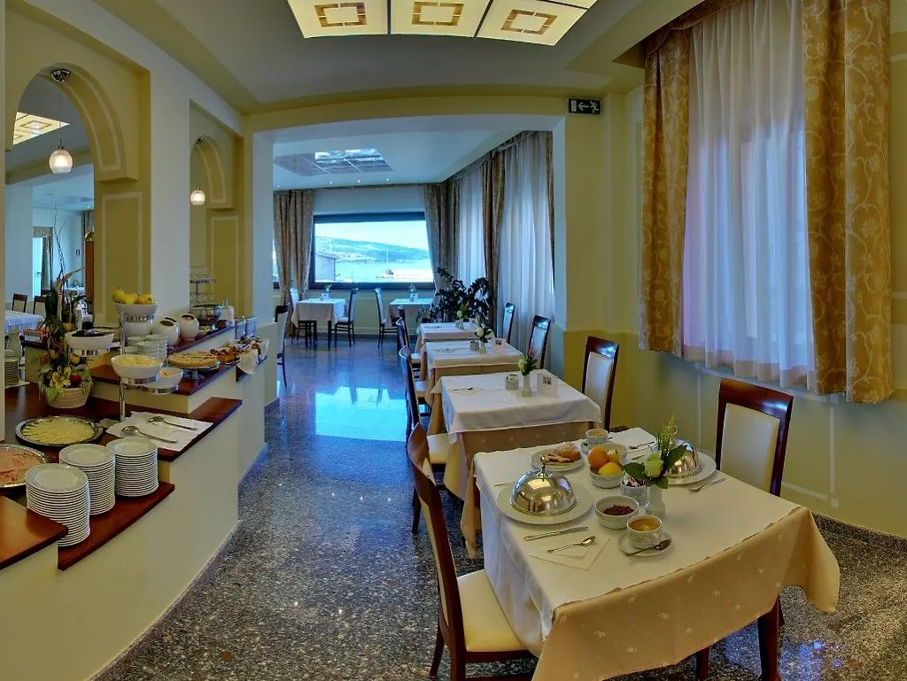 Hotel Corallo Isola Rossa  Isola Rossa (Sassari)